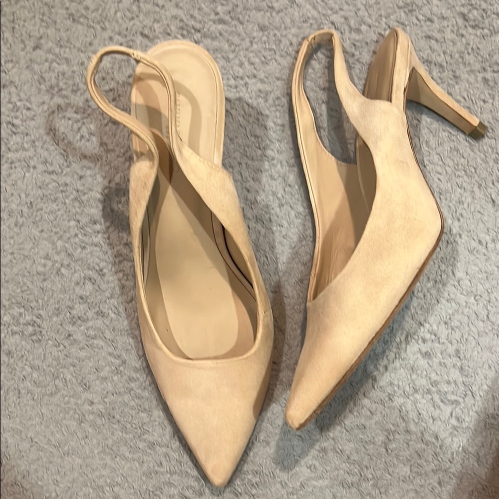 Banana Republic Women's Nude beige Bone suede Slingback Pointed-Toe Heels 9